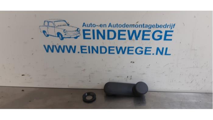 Usados Manivela de ventanilla Chevrolet Kalos (SF48) 1.2 Precio € 10,00 Norma de margen ofrecido por Auto- en demontagebedrijf Eindewege
