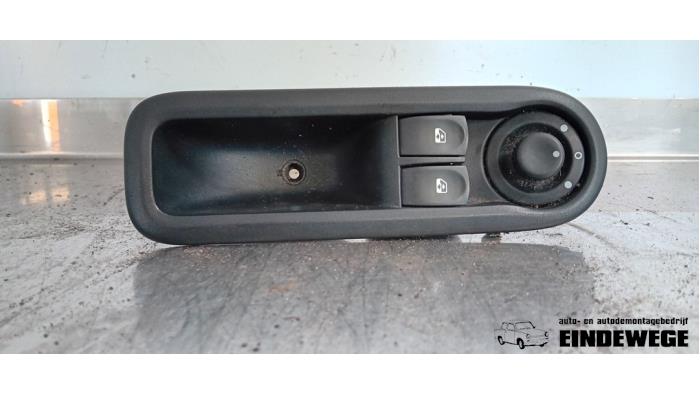 Multi-functional window switch from a Renault Clio III (SR) 1.2 16V 75 2012