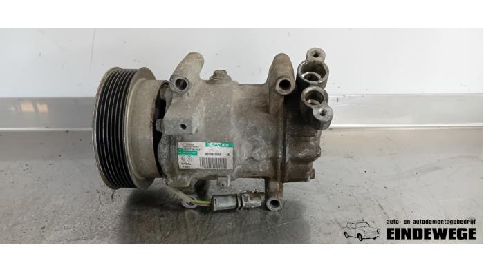 Usagé Compresseur de clim Renault Clio III (SR) 1.2 16V 75 Prix € 70,00 Règlement à la marge proposé par Auto- en demontagebedrijf Eindewege