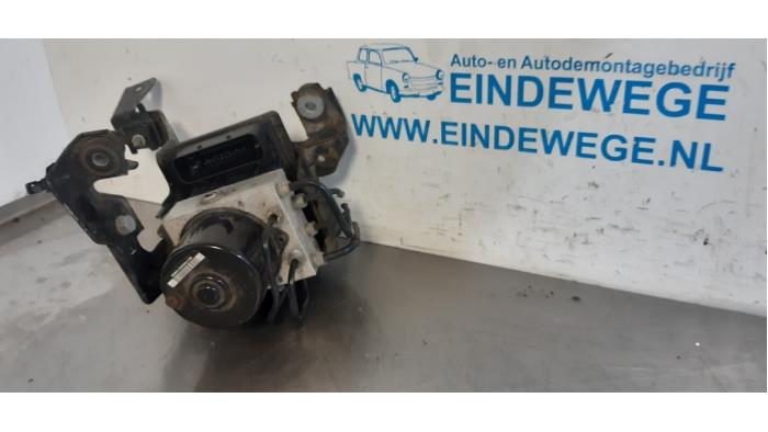 Begagnade ABS-pump Opel Zafira (M75) 2.2 16V Direct Ecotec Pris € 65,00 Marginaltabell erbjuds av Auto- en demontagebedrijf Eindewege