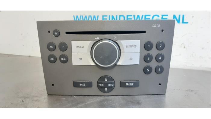 Radio CD player from a Opel Zafira (M75) 2.2 16V Direct Ecotec 2005