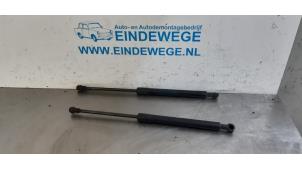 Used Set of bonnet gas struts BMW 1 serie (E87/87N) 116i 1.6 16V Price € 20,00 Margin scheme offered by Auto- en demontagebedrijf Eindewege