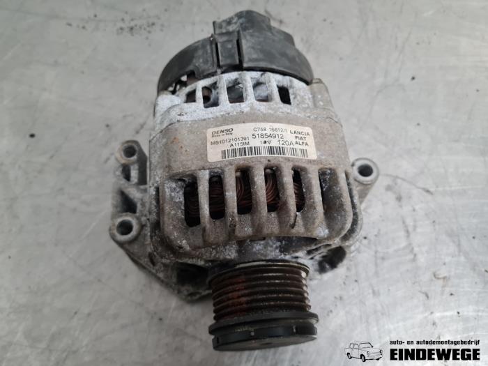 Dynamo van een Alfa Romeo MiTo (955) 1.3 JTDm 16V 2012