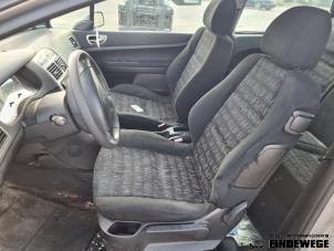Used Seat, left Peugeot 307 (3A/C/D) 1.6 16V Price on request offered by Auto- en demontagebedrijf Eindewege