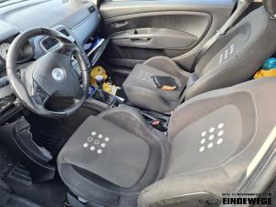 Gebrauchte Sitz links Fiat Grande Punto (199) 1.4 16V Preis auf Anfrage angeboten von Auto- en demontagebedrijf Eindewege