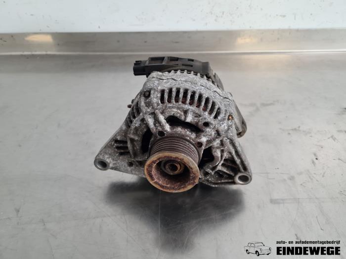 Used Dynamo Nissan Micra (K11) 1.0 L,LX 16V Price € 30,00 Margin scheme offered by Auto- en demontagebedrijf Eindewege