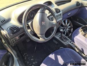 Usados Juego y módulo de airbag Peugeot 206 (2A/C/H/J/S) 1.4 XR,XS,XT,Gentry Precio de solicitud ofrecido por Auto- en demontagebedrijf Eindewege