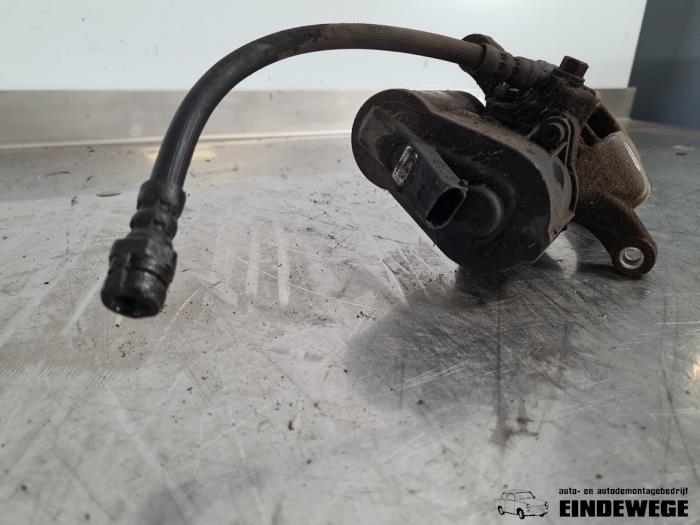 Rear brake calliper, left from a Volkswagen Tiguan (5N1/2) 1.4 TSI 16V 2010