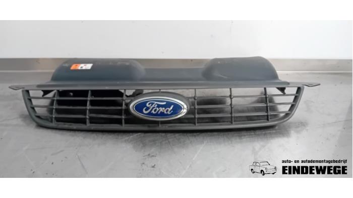 Używane Grill Ford Focus 2 Wagon 1.6 TDCi 16V 110 Cena € 25,00 Procedura marży oferowane przez Auto- en demontagebedrijf Eindewege