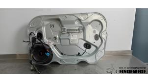 Begagnade Fönstermekanism, 4-dörrars, höger fram Ford Focus 2 Wagon 1.6 TDCi 16V 110 Pris € 45,00 Marginaltabell erbjuds av Auto- en demontagebedrijf Eindewege