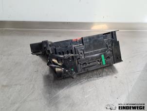 Begagnade Säkringsbox Mercedes A (W169) 2.0 A-180 CDI 16V 5-Drs. Pris € 52,50 Marginaltabell erbjuds av Auto- en demontagebedrijf Eindewege