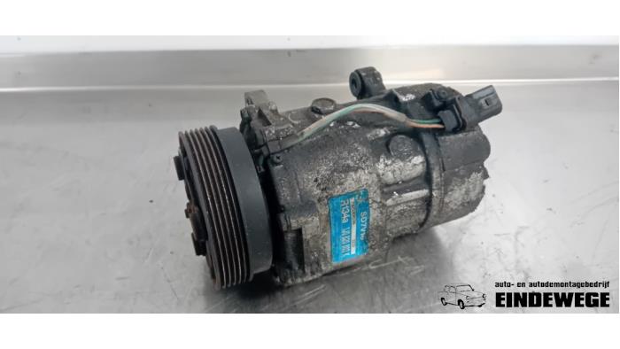 Usagé Pompe clim Seat Leon (1M1) 1.6 16V Prix € 50,00 Règlement à la marge proposé par Auto- en demontagebedrijf Eindewege