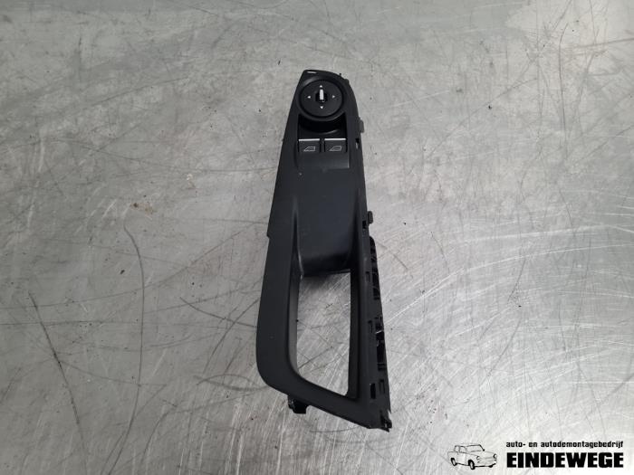 Usados Interruptor combinado de ventanillas Ford Fiesta 6 (JA8) 1.0 Ti-VCT 12V 65 Precio € 25,00 Norma de margen ofrecido por Auto- en demontagebedrijf Eindewege