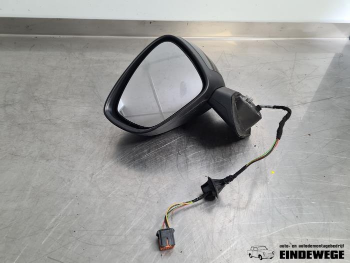 Rétroviseur extérieur gauche d'un Opel Crossland (X) 1.2 Turbo 12V Euro 6 2017
