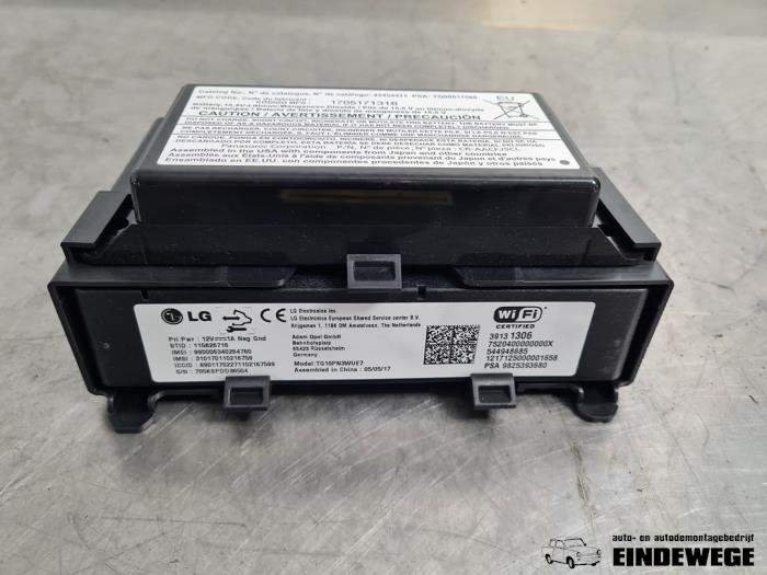 Używane Modul WiFi Opel Crossland (X) 1.2 Turbo 12V Euro 6 Cena € 105,00 Procedura marży oferowane przez Auto- en demontagebedrijf Eindewege