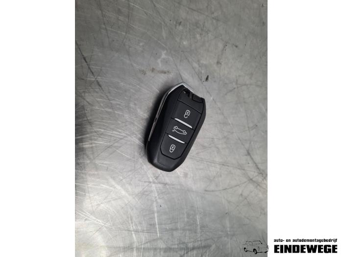 Begagnade Fjärrkontrollset Opel Crossland (X) 1.2 Turbo 12V Euro 6 Pris € 25,00 Marginaltabell erbjuds av Auto- en demontagebedrijf Eindewege