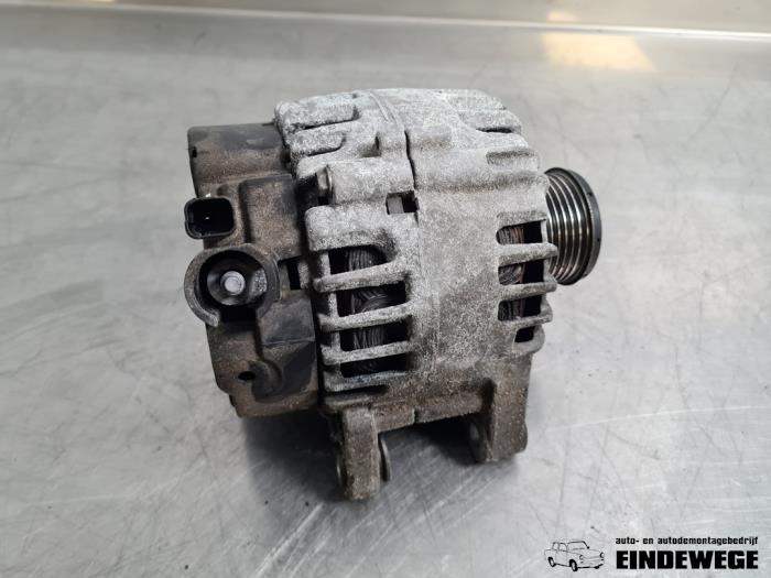 Dynamo van een Opel Crossland (X) 1.2 Turbo 12V Euro 6 2017