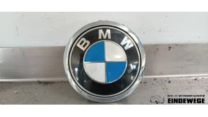 Used Tailgate handle BMW 1 serie (E81) 118i 16V Price € 25,00 Margin scheme offered by Auto- en demontagebedrijf Eindewege