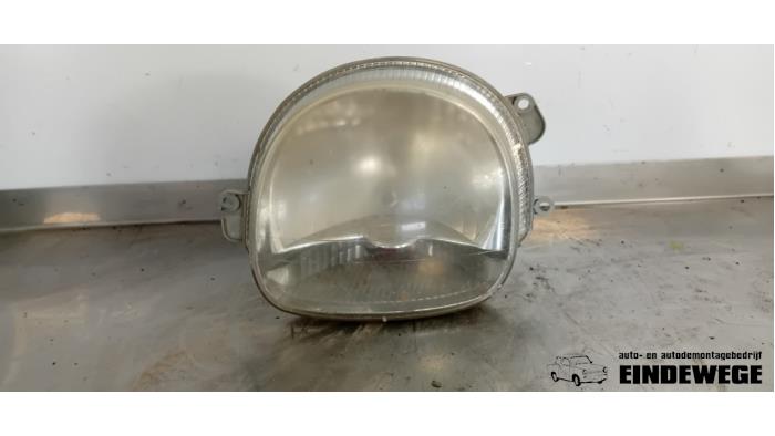 Headlight, left from a Renault Twingo (C06) 1.2 2003