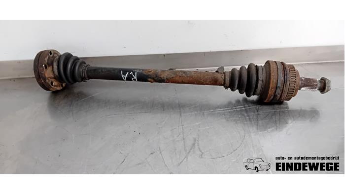 Drive shaft, rear right from a BMW 3 serie Touring (E46/3) 320d 16V 2000