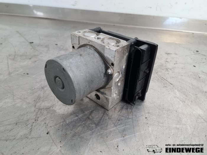 Usagé Pompe ABS Mercedes B (W245) 2.0 B-200 16V Turbo Prix € 52,50 Règlement à la marge proposé par Auto- en demontagebedrijf Eindewege