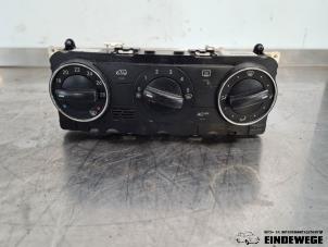 Usados Panel de control de calefacción Mercedes B (W245,242) 2.0 B-200 16V Turbo Precio € 32,50 Norma de margen ofrecido por Auto- en demontagebedrijf Eindewege