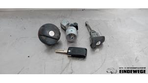Used Set of cylinder locks (complete) Peugeot 207/207+ (WA/WC/WM) 1.4 Price € 75,00 Margin scheme offered by Auto- en demontagebedrijf Eindewege
