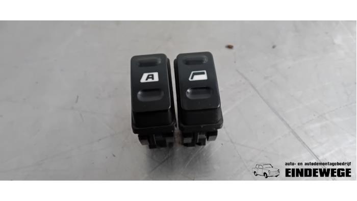 Usados Interruptor combinado de ventanillas Citroen Xsara Picasso (CH) 1.8 16V Precio € 15,00 Norma de margen ofrecido por Auto- en demontagebedrijf Eindewege