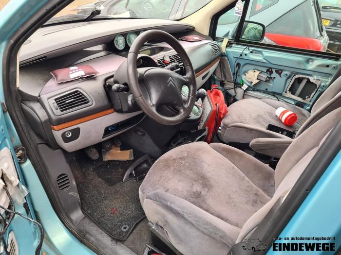 Używane Fotel prawy Citroen C8 (EA/EB) 2.2 16V Cena na żądanie oferowane przez Auto- en demontagebedrijf Eindewege