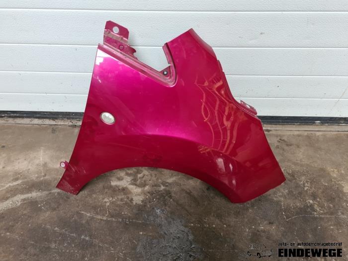 Używane Blotnik prawy przód Ford Ka II 1.2 Cena € 105,00 Procedura marży oferowane przez Auto- en demontagebedrijf Eindewege