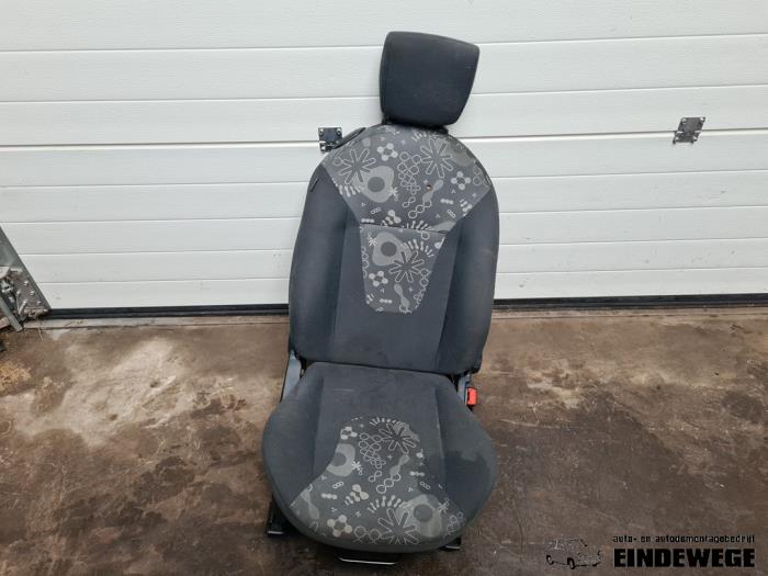 Seat, right from a Ford Ka II 1.2 2009