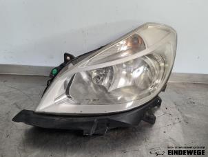 Used Headlight, left Renault Clio III (BR/CR) 1.4 16V Price € 52,50 Margin scheme offered by Auto- en demontagebedrijf Eindewege