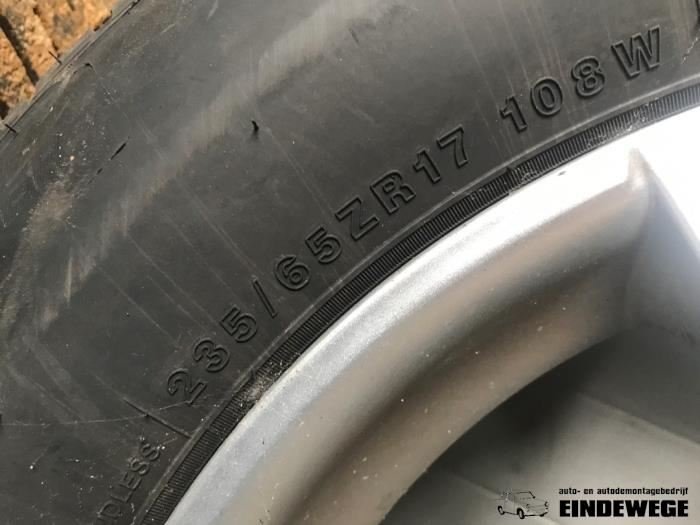 Kit jantes + pneumatiques d'un Dodge Nitro 3.7 STX V6 4x4 Autom. 2007