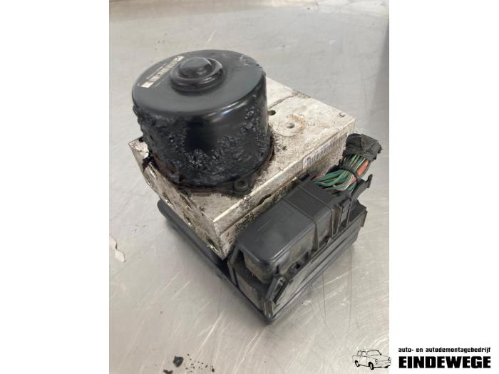 Begagnade ABS-pump Chrysler 300 C 3.5 V6 24V Pris € 105,00 Marginaltabell erbjuds av Auto- en demontagebedrijf Eindewege