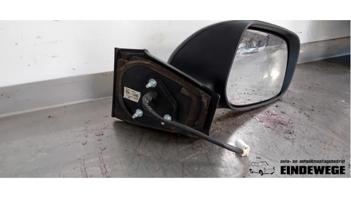 Wing mirror, right from a Toyota Yaris II (P9) 1.0 12V VVT-i 2008