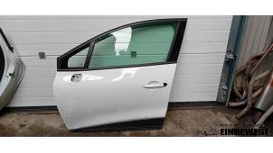 Gebrauchte Tür 4-türig links vorne Renault Clio IV (5R) 0.9 Energy TCE 90 12V Preis € 255,00 Margenregelung angeboten von Auto- en demontagebedrijf Eindewege