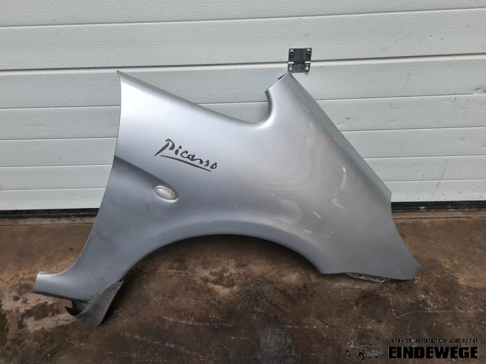 Front wing, right from a Citroën Xsara Picasso (CH) 1.8 16V 2002