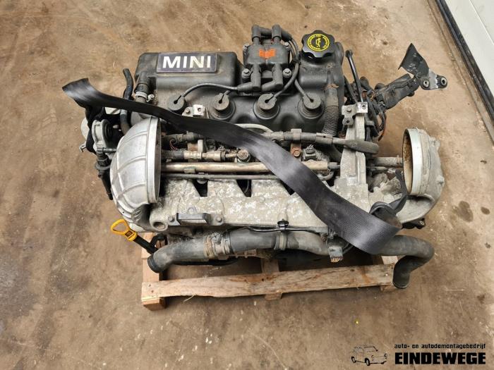 Motor from a MINI Mini Cooper S (R53) 1.6 16V 2002