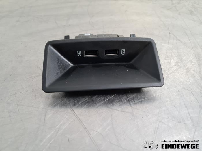 Chargeur de batterie divers d'un Seat Leon ST (5FF) 1.8 TSI Ecomotive 16V 2018
