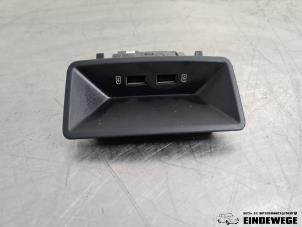 Used Battery charger miscellaneous Seat Leon ST (5FF) 1.8 TSI Ecomotive 16V Price € 26,25 Margin scheme offered by Auto- en demontagebedrijf Eindewege