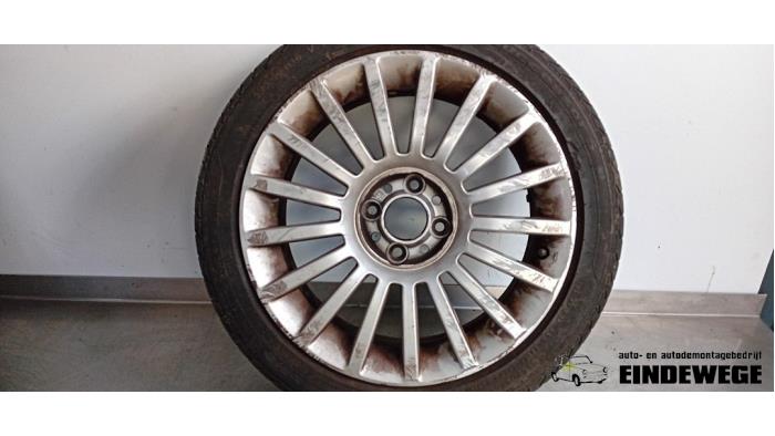 Wheel + tyre from a Fiat 500 (312) 1.2 69 2011