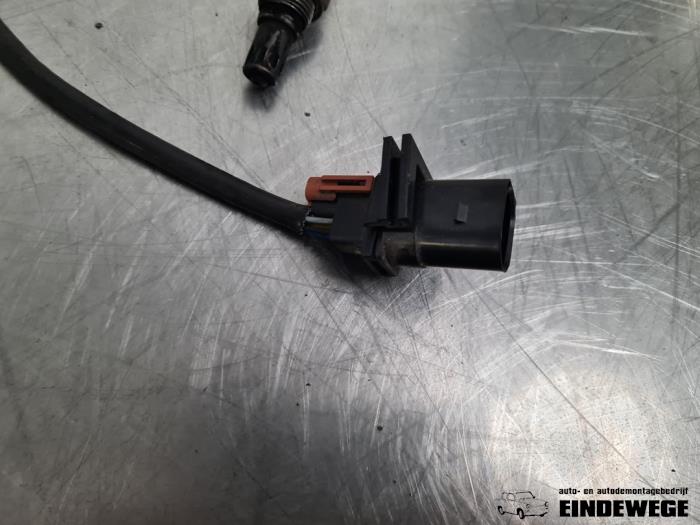 Lambda probe from a Audi A4 Avant (B9) 2.0 TDI 16V Quattro 2017