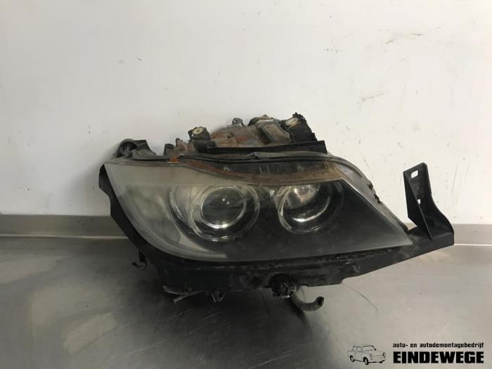 Używane Reflektor prawy BMW 3 serie Touring (E91) 335d 24V Cena € 210,00 Procedura marży oferowane przez Auto- en demontagebedrijf Eindewege