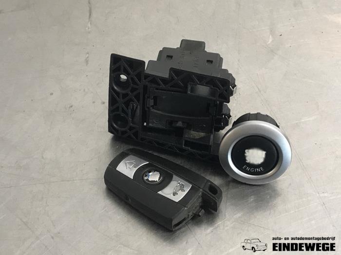 Używane Stacyjka + Kluczyk BMW 3 serie Touring (E91) 335d 24V Cena € 30,00 Procedura marży oferowane przez Auto- en demontagebedrijf Eindewege