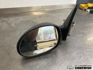 Used Wing mirror, left Chrysler PT Cruiser 2.2 CRD 16V Price € 35,00 Margin scheme offered by Auto- en demontagebedrijf Eindewege