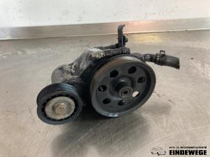 Used Power steering pump Ford Focus 1 1.6 16V Price € 40,00 Margin scheme offered by Auto- en demontagebedrijf Eindewege