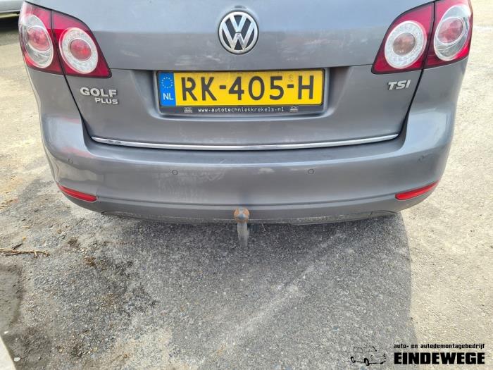 Zderzak tylny z Volkswagen Golf Plus (5M1/1KP) 1.2 TSI 2011