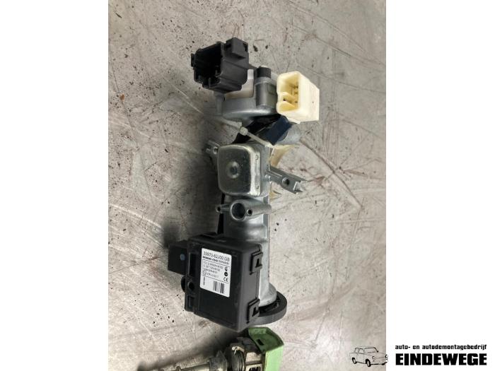 Set of cylinder locks (complete) from a Opel Agila (B) 1.2 16V 2009
