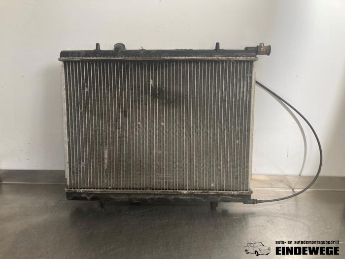Used Radiator Peugeot 206 (2A/C/H/J/S) 1.4 16V Price € 25,00 Margin scheme offered by Auto- en demontagebedrijf Eindewege