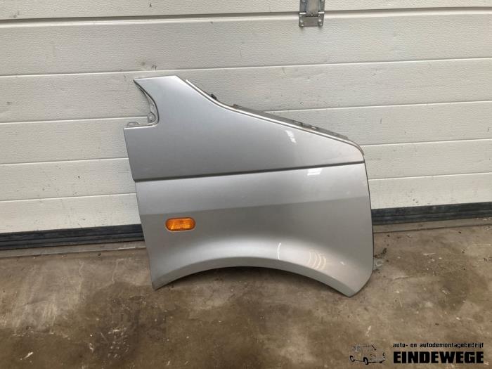 Front wing, right from a Volkswagen Transporter T5 1.9 TDi 2003